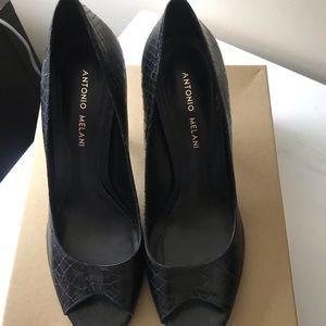 Antonio Melani peeptoe heel